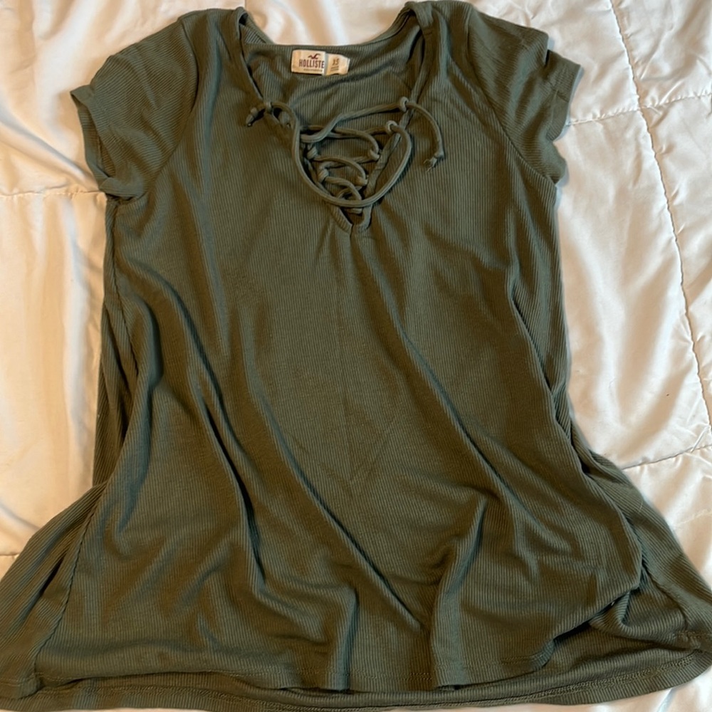 Hollister top